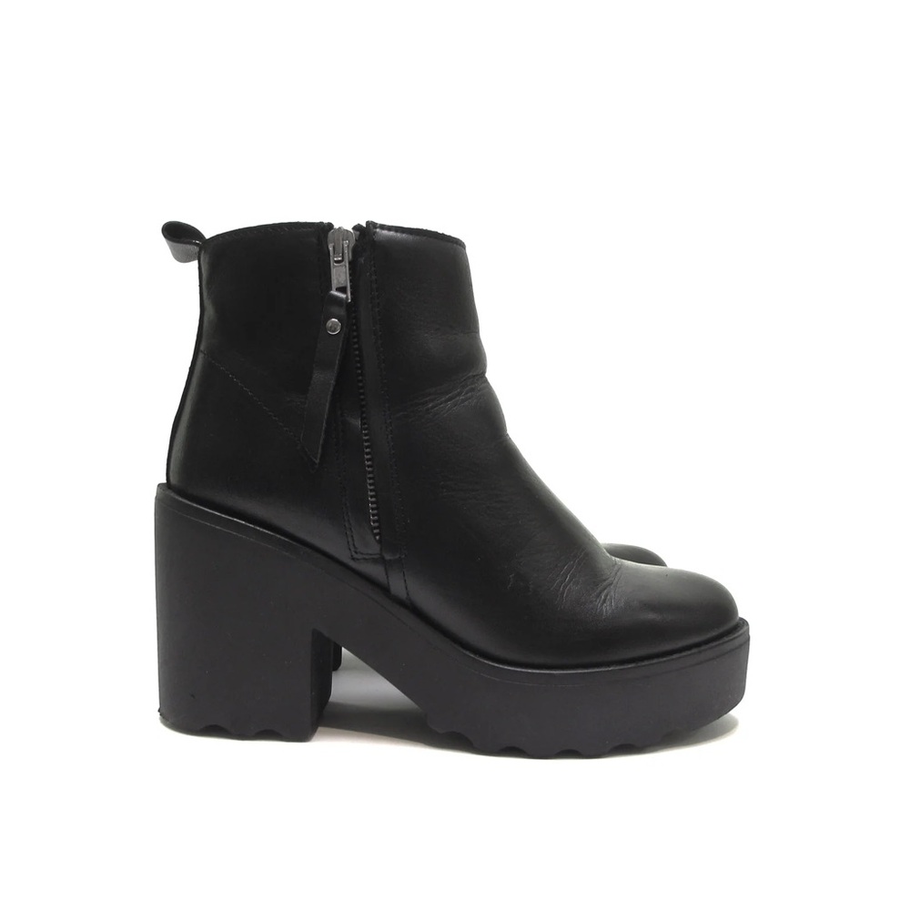 Gargoyle Black Leather Boot - Steve Madden